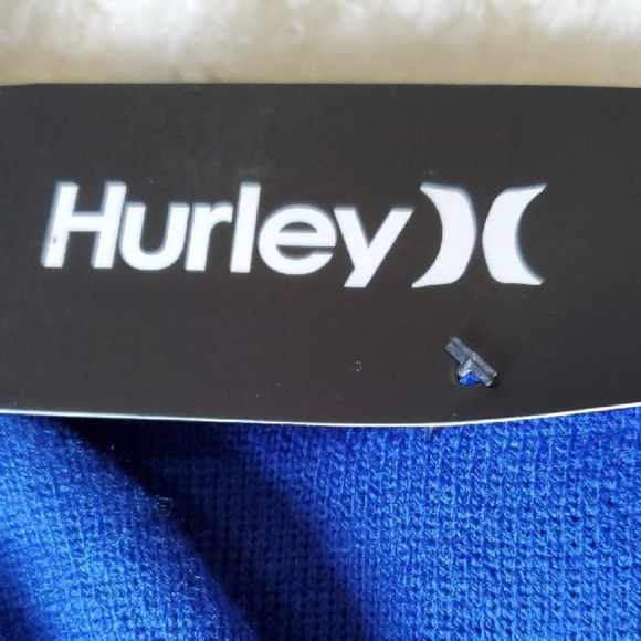 Hurley Royal Blue and White Knit Set Beanie And Scarf Nwt - Picture 3 of 10